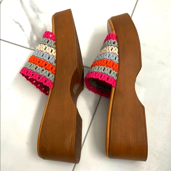 Aldo Pink and Orange Woven Platform Mules - Picture 4 of 10